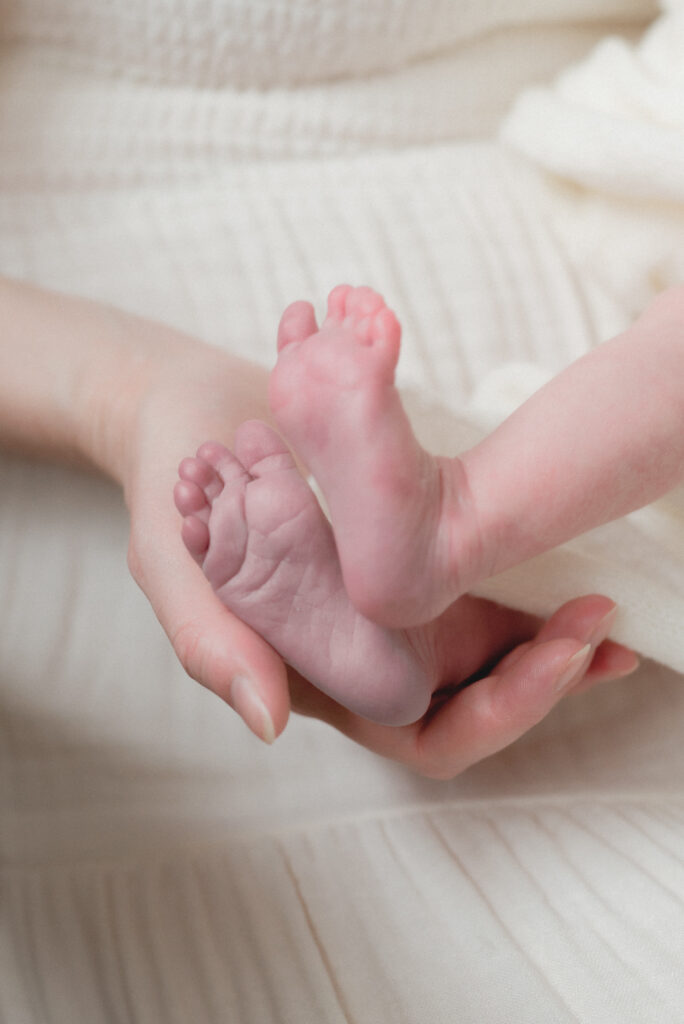 Ottawa newborn photos - remembering the little details